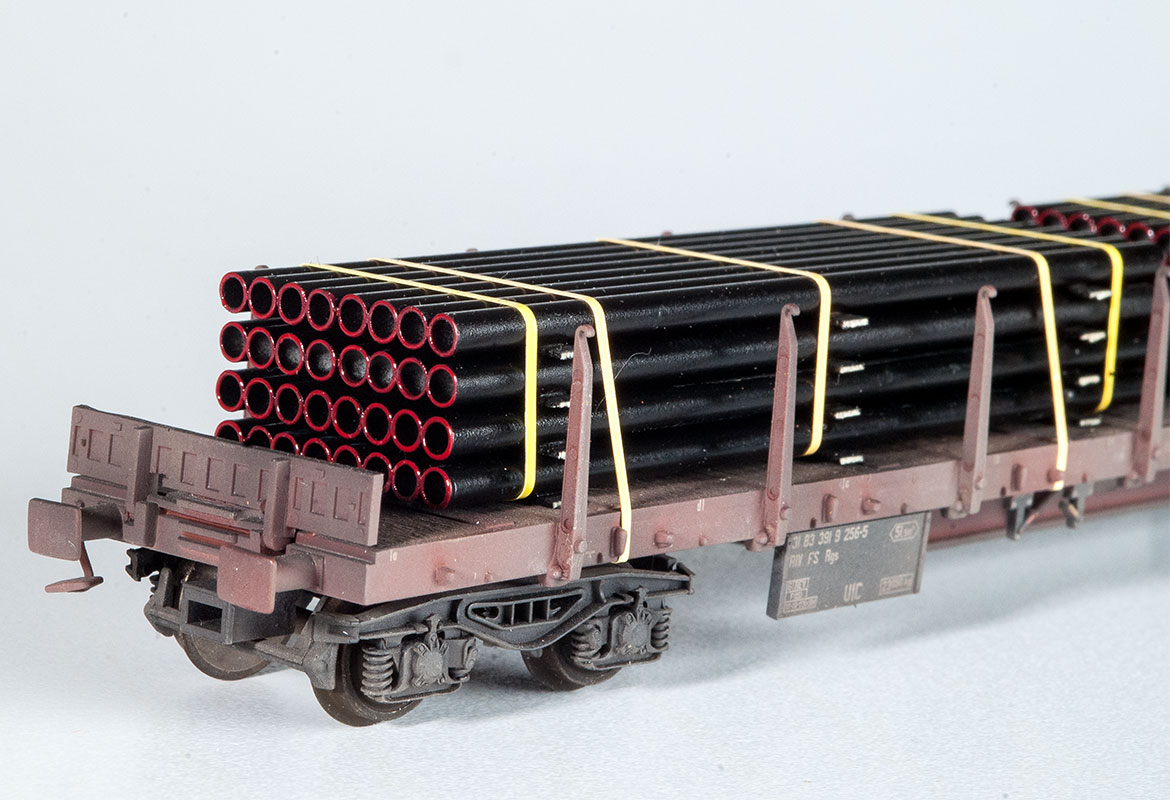 Rgs type wagon with 64 short pipes load - Image 3