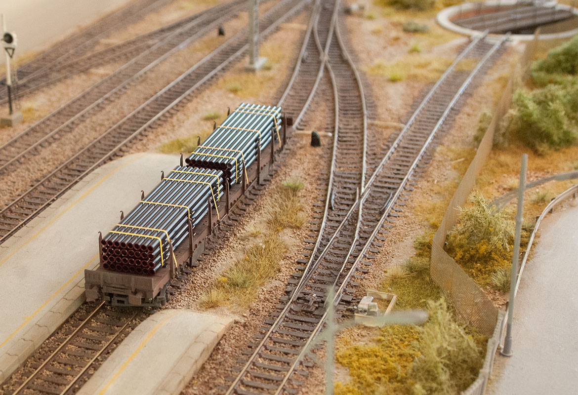 Rgs type wagon with 64 short pipes load - Image 9