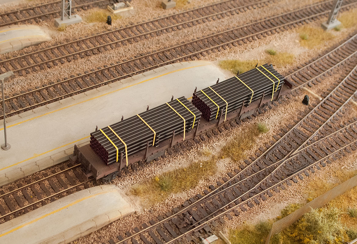 Rgs type wagon with 64 short pipes load - Image 8