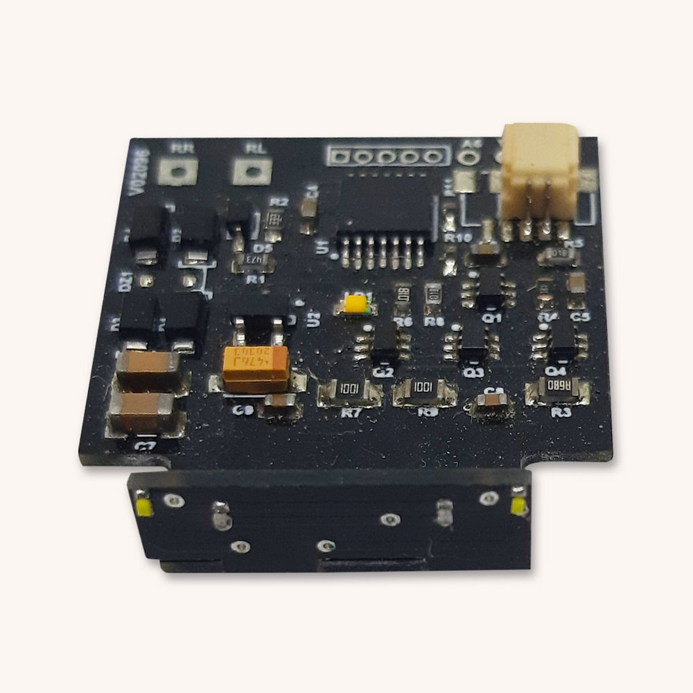 Running lights with integrated decoder for Vitrains "Mazinga" pilot coach - Image 3